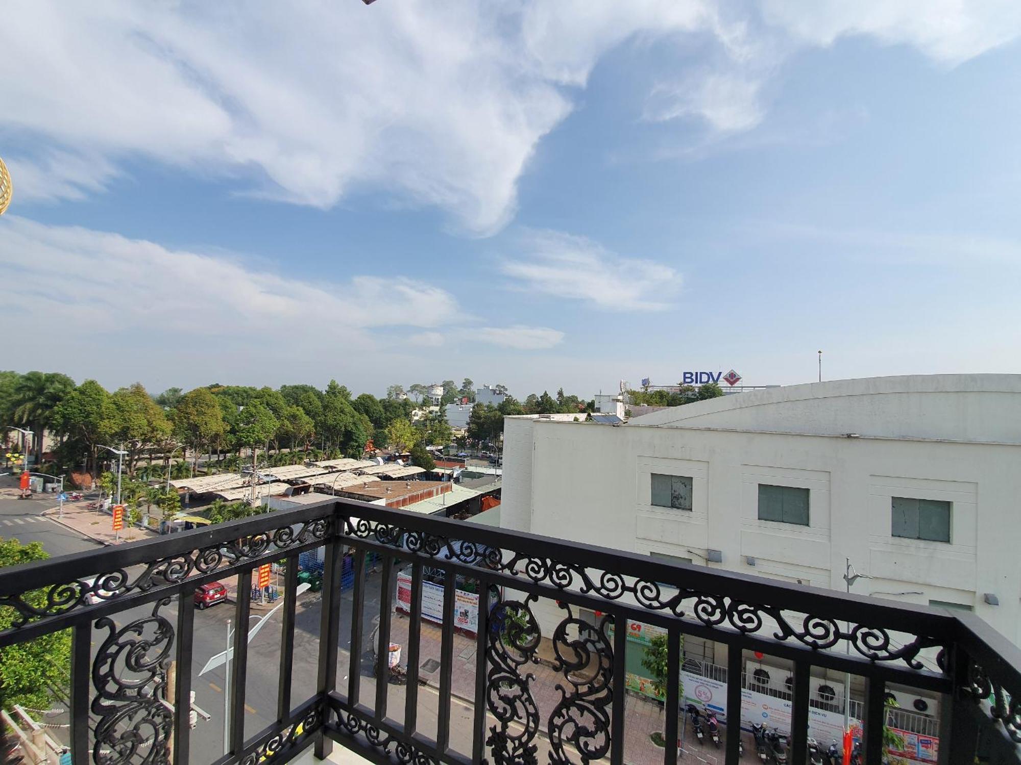 Minh Khue Hotel Vĩnh Long エクステリア 写真