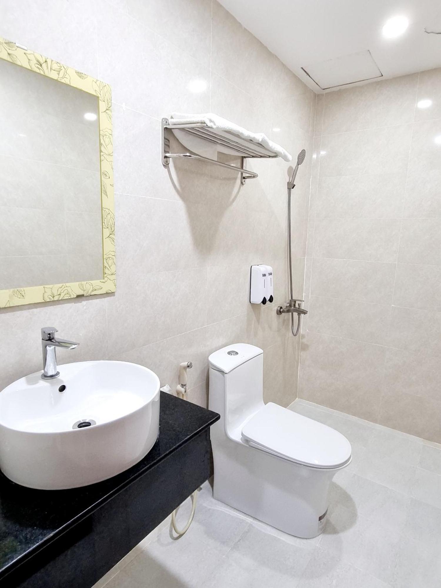 Minh Khue Hotel Vĩnh Long エクステリア 写真