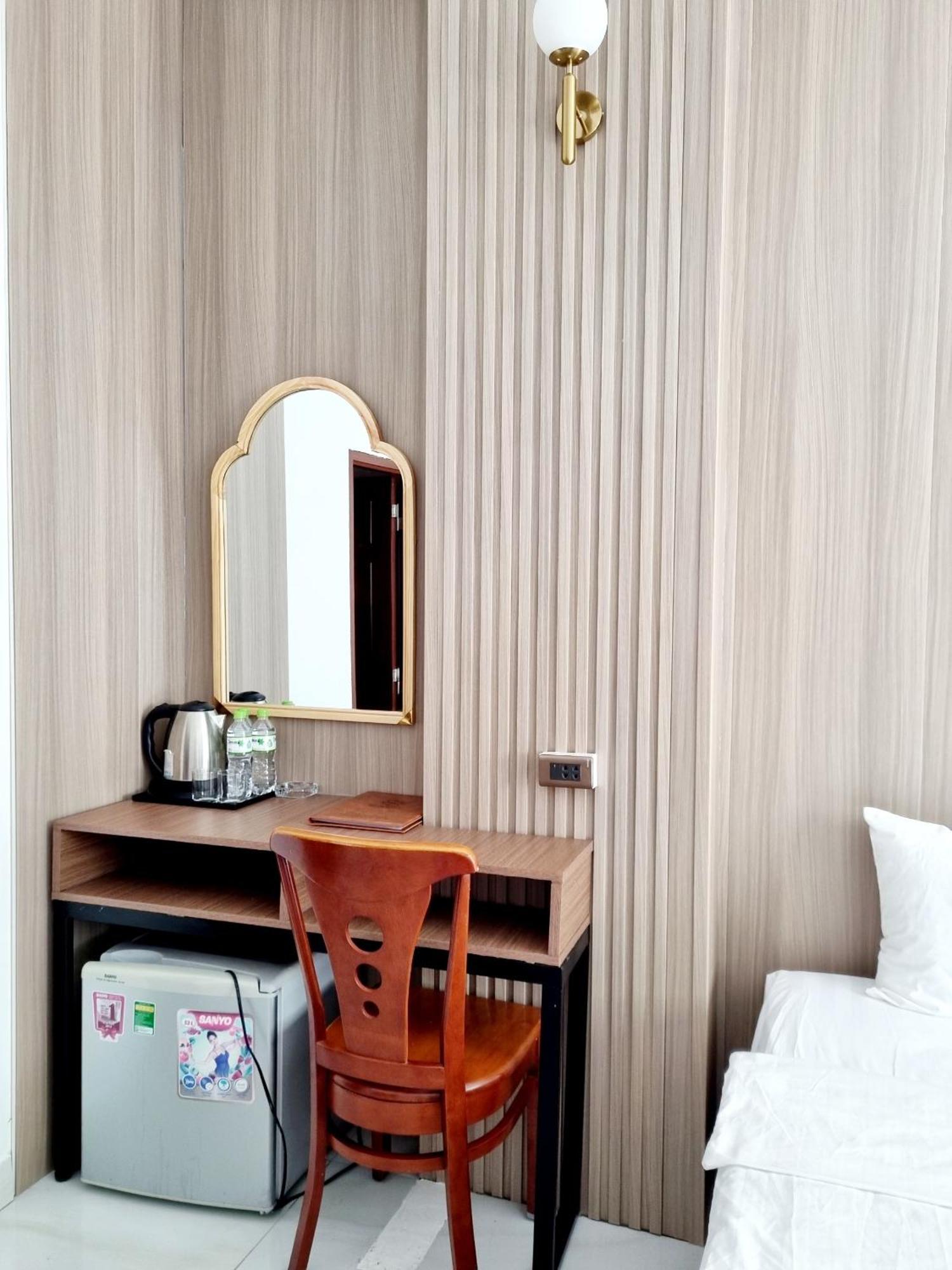 Minh Khue Hotel Vĩnh Long エクステリア 写真