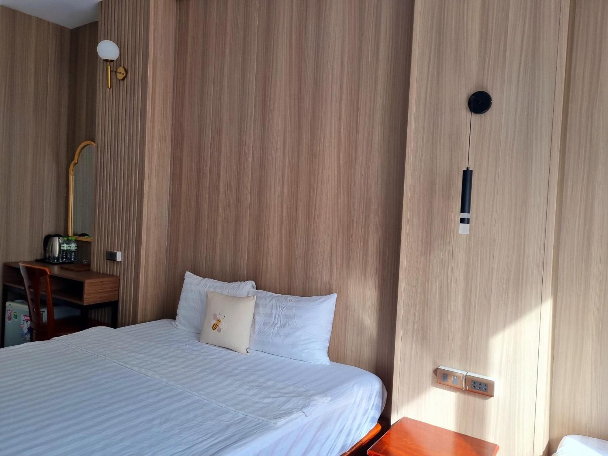 Minh Khue Hotel Vĩnh Long エクステリア 写真