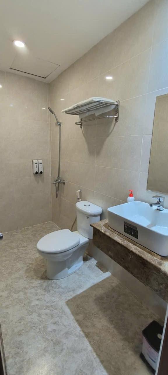 Minh Khue Hotel Vĩnh Long エクステリア 写真